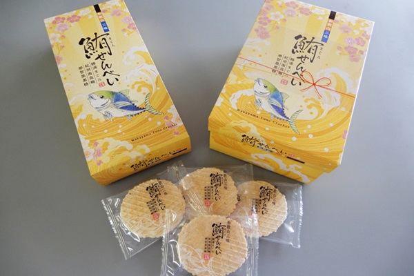 鮪せんべい